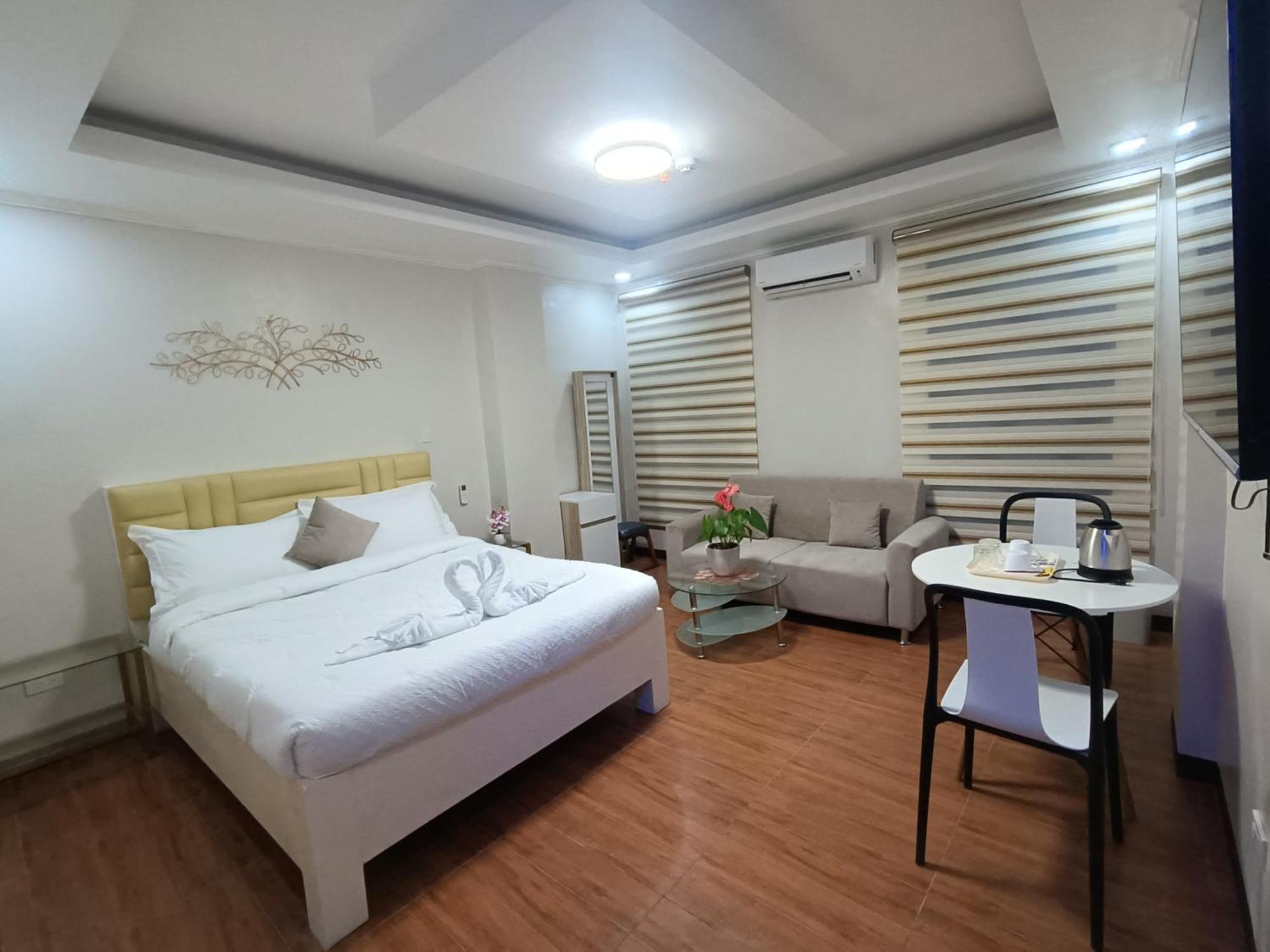 Southpark Hotel Naga Concepcion  Exterior photo